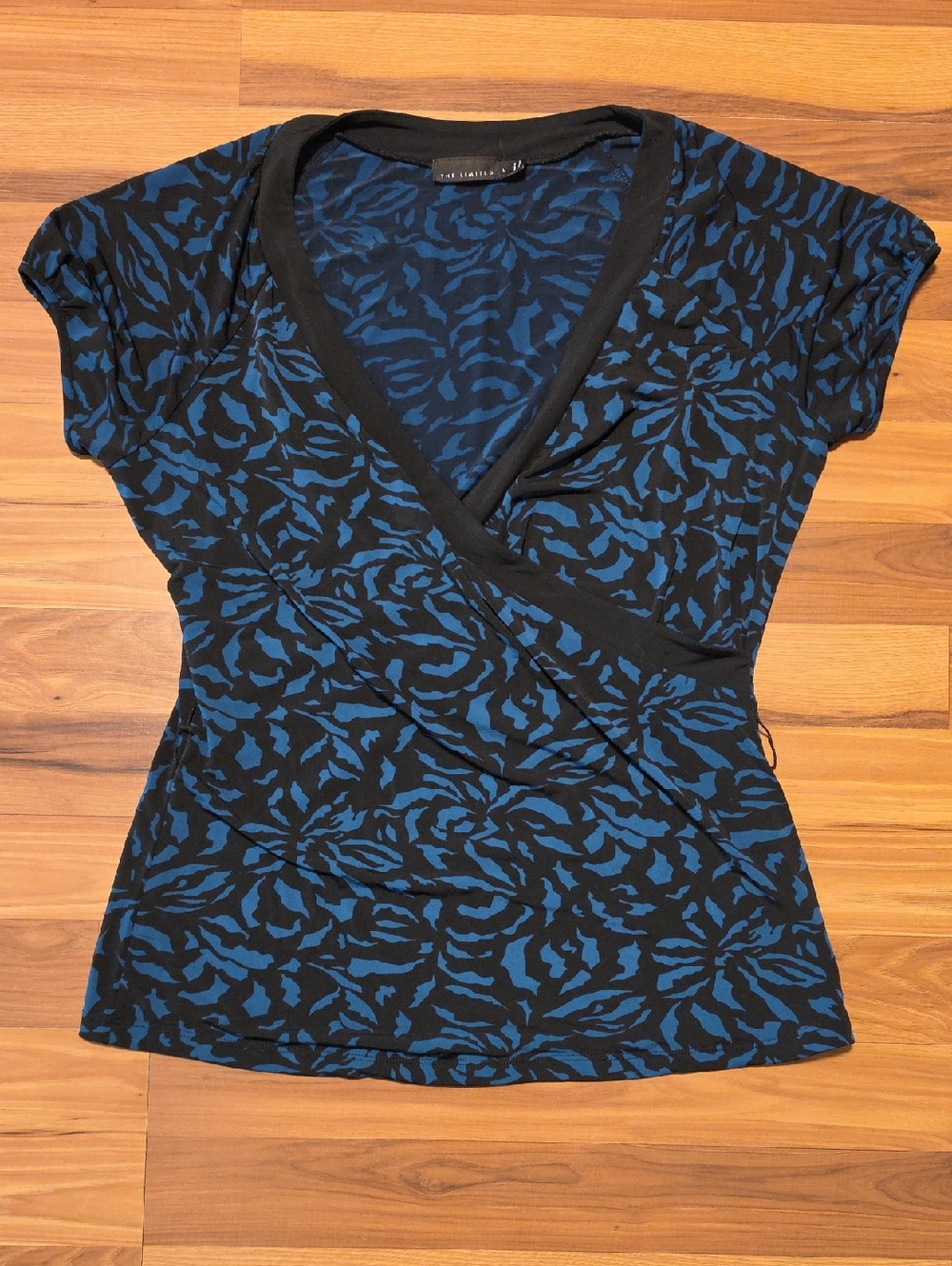 Black and Blue Faux-Wrap Short Sleeve Top
